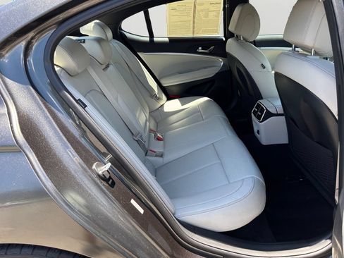 Used 2025 Genesis G70 2.5T AWD/4WD image 13