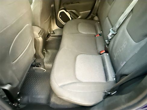 Used 2016 Jeep Renegade Latitude image 28