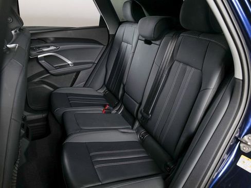 Certified 2025 Audi Q5 Premium w/ Convenience Package AWD/4WD image 11