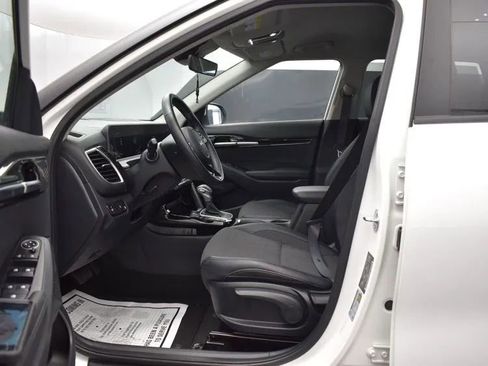 Used 2025 Kia Seltos S FWD image 14
