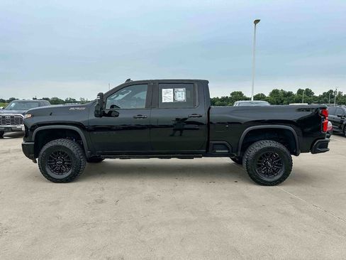 Used 2025 Chevrolet Silverado 2500 ZR2 w/ Technology Package AWD/4WD image 6