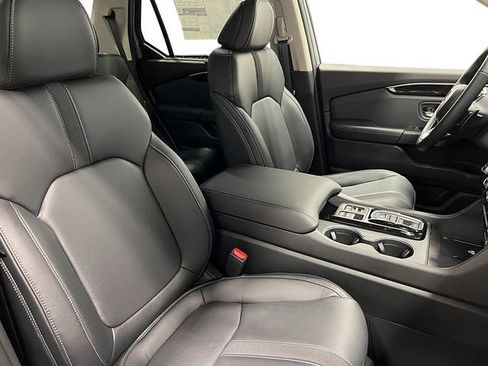 New 2025 Honda Pilot Touring image 39