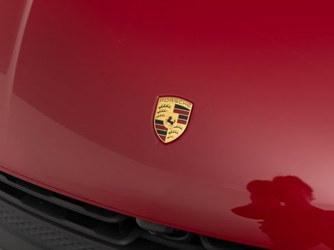 Certified 2025 Porsche Macan Turbo image 37