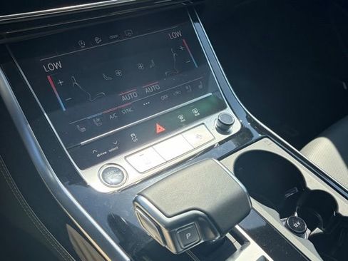 Used 2025 Audi Q8 Premium Plus w/ Premium Plus Package image 10