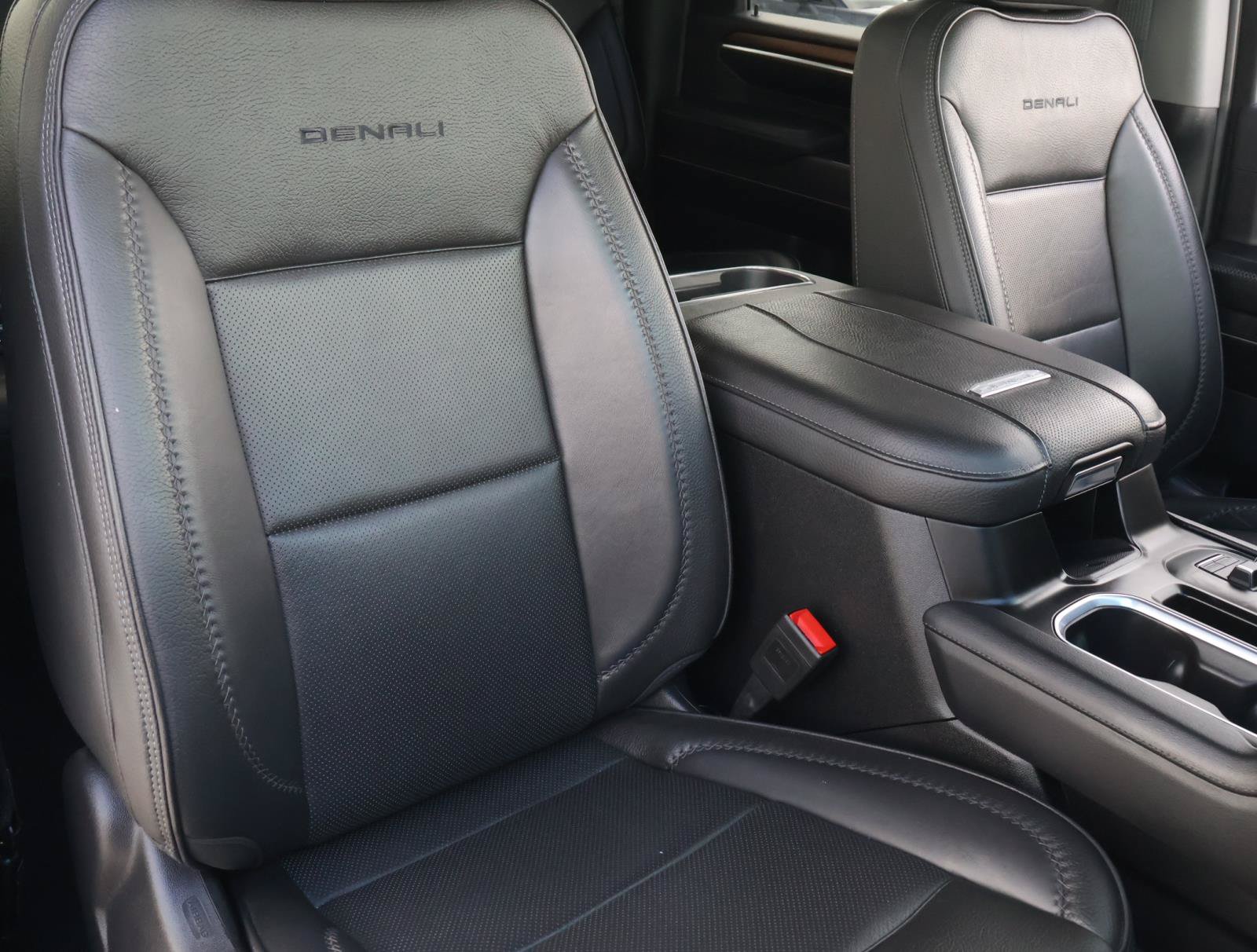 Used 2024 GMC Sierra 2500 Denali w/ Denali Reserve Package AWD/4WD image 18