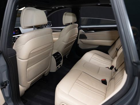 Used 2019 BMW 640i Gran Turismo xDrive image 52