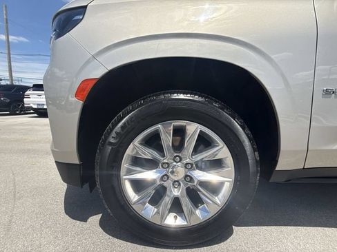 Used 2023 Chevrolet Suburban Premier RWD image 10