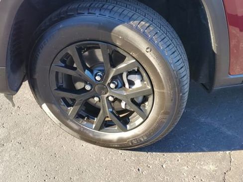 Certified 2024 Jeep Grand Cherokee L Laredo image 3