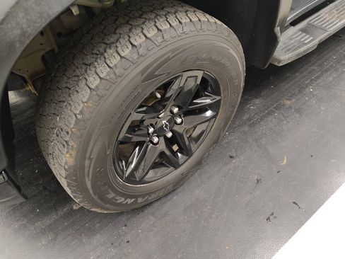 Used 2020 Chevrolet Silverado 1500 LT Trail Boss AWD/4WD image 31