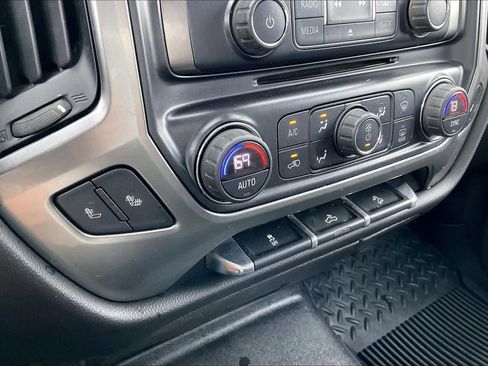 Used 2018 Chevrolet Silverado 1500 LT w/ Texas Edition image 31