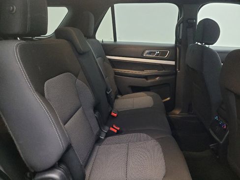 Used 2016 Ford Explorer XLT AWD/4WD image 19