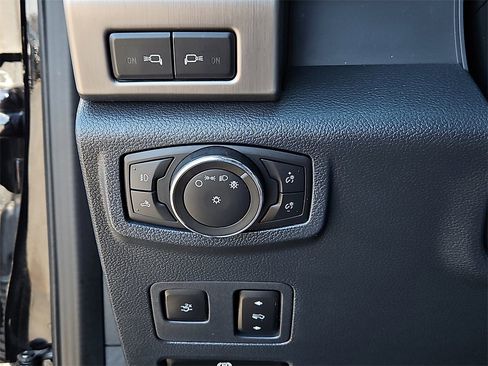 Used 2022 Ford F350 Platinum w/ Tremor Off-Road Package image 23