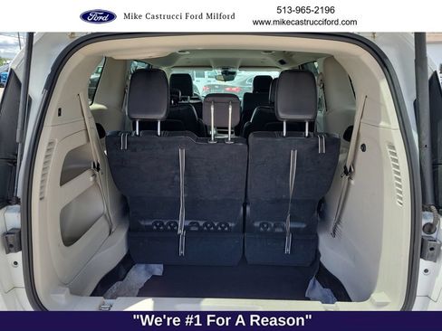 Used 2023 Chrysler Pacifica Touring-L FWD image 28