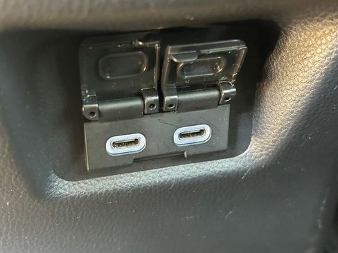 Used 2025 Toyota RAV4 XLE FWD image 21