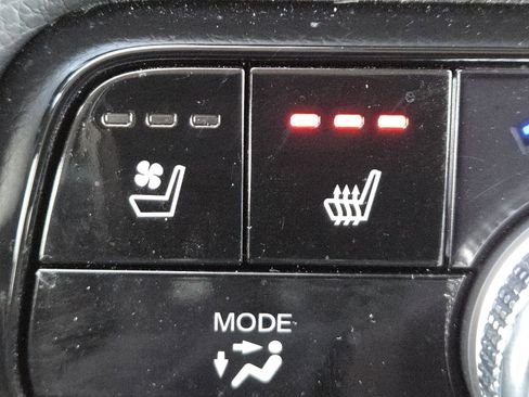 Used 2025 Honda Pilot Elite image 6