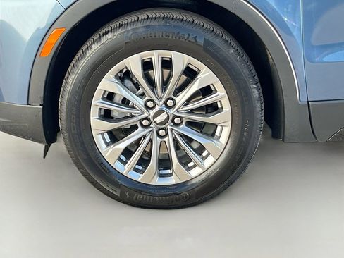 Used 2024 Cadillac XT4 Premium Luxury w/ Cold Weather Package AWD/4WD image 34