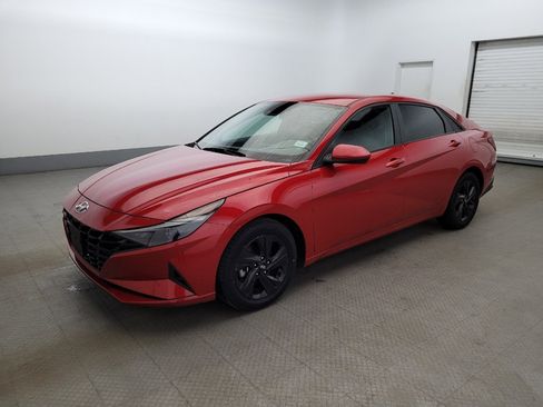 Used 2023 Hyundai Elantra SEL FWD image 2