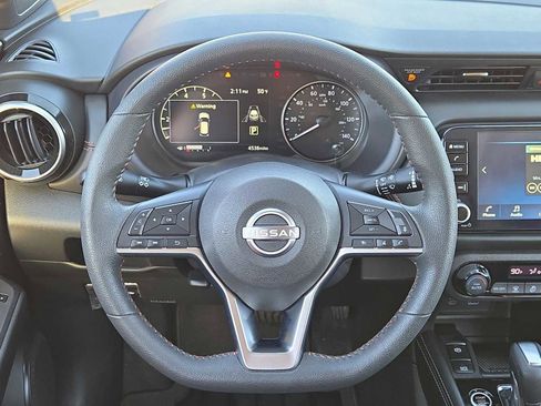 Used 2024 Nissan Kicks SR image 18