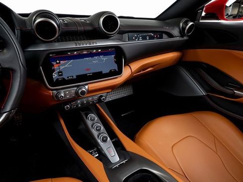 Used 2019 Ferrari Portofino image 29