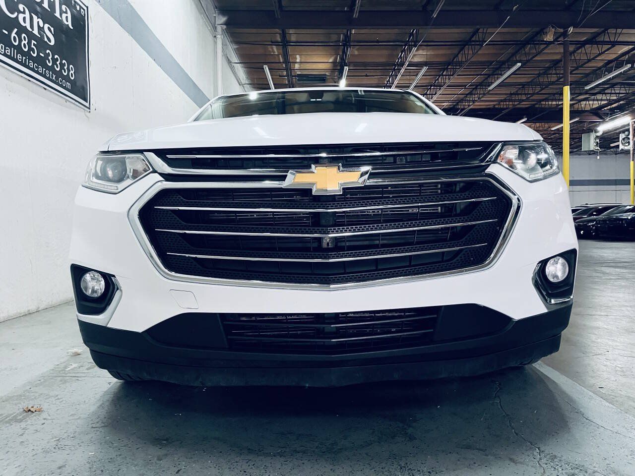 Used 2019 Chevrolet Traverse LT FWD image 4