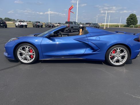 Used 2022 Chevrolet Corvette Stingray Premium Conv w/ Z51 Performance Package RWD image 27
