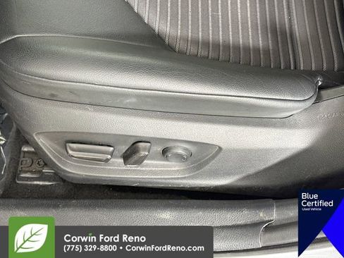 Used 2020 Toyota Camry SE image 21