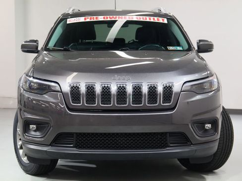Used 2019 Jeep Cherokee Latitude Plus w/ Cold Weather Group AWD/4WD image 8