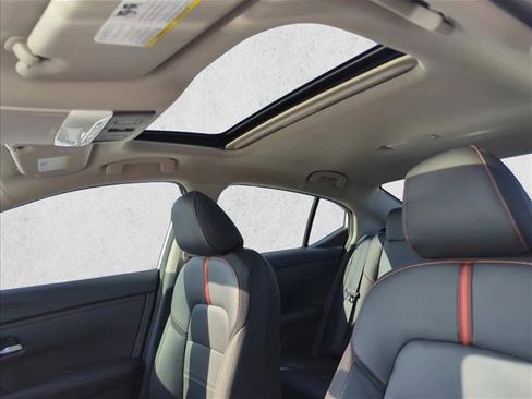 New 2025 Nissan Sentra SR w/ SR Premium Package FWD image 16
