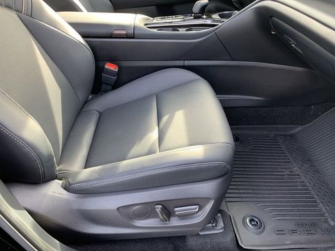 Used 2025 Toyota Crown Signia image 17