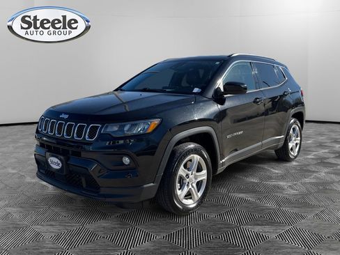 Used 2023 Jeep Compass Latitude w/ Convenience Group image 1