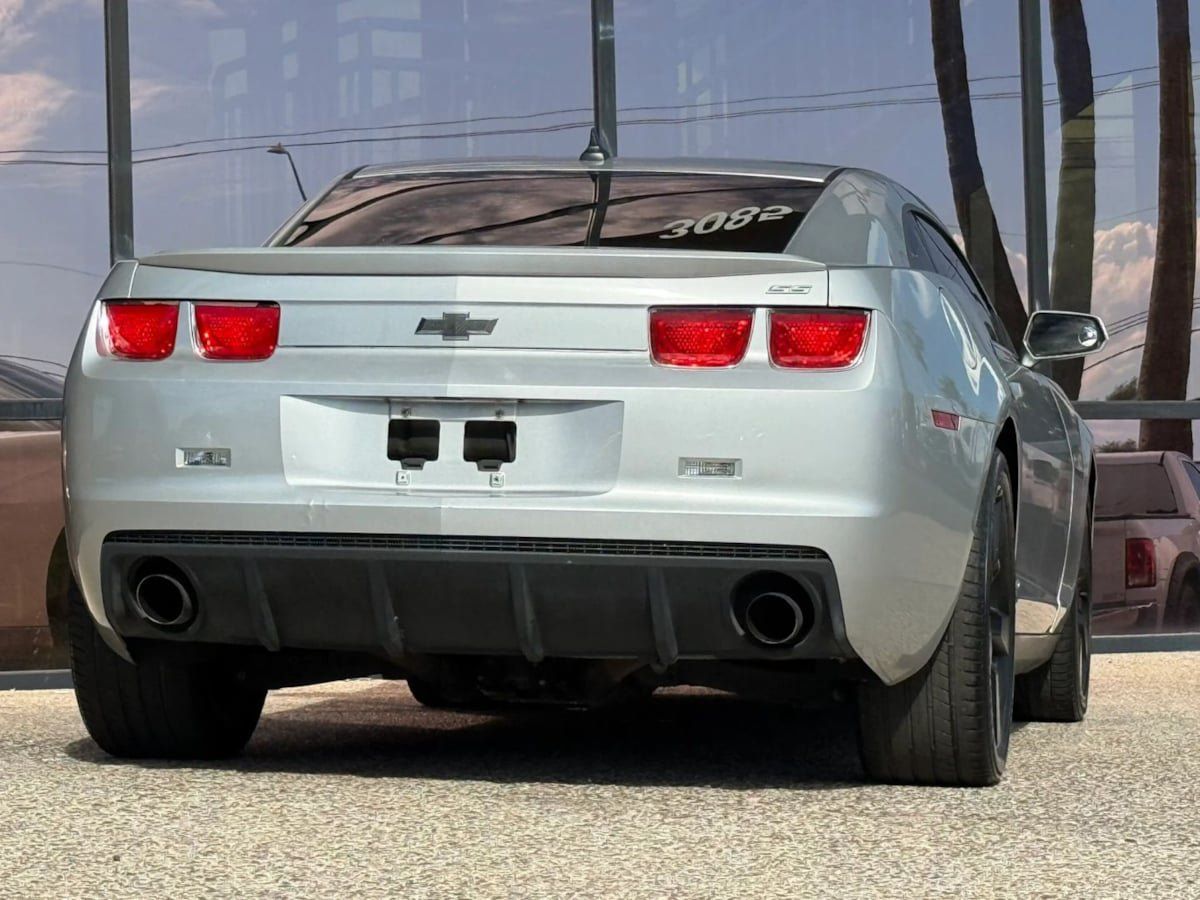 Used 2011 Chevrolet Camaro SS RWD image 10