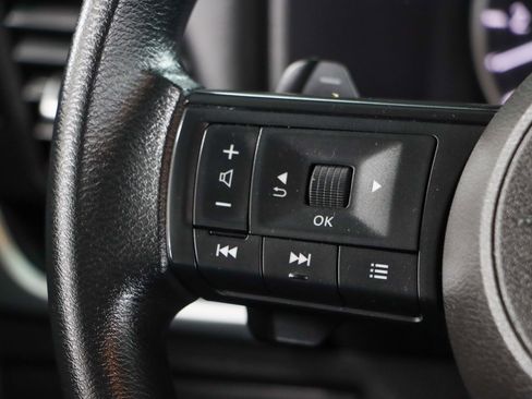 Used 2023 Nissan Rogue S FWD image 13