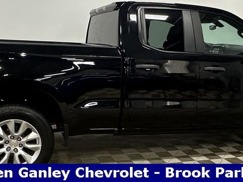 Used 2020 Chevrolet Silverado 1500 Custom w/ Custom Value Package image 4