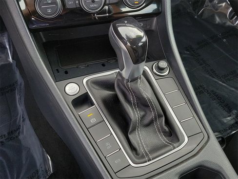 Used 2024 Volkswagen Jetta SE image 26