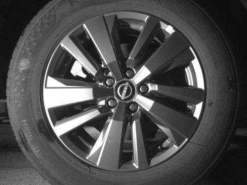 Used 2025 Nissan Pathfinder SV image 15