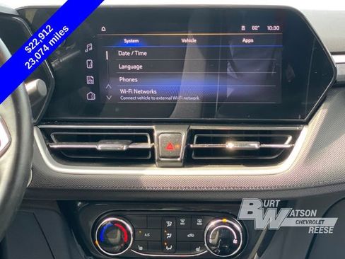 Used 2025 Chevrolet TrailBlazer LT w/ LT Cold Weather Package AWD/4WD image 22