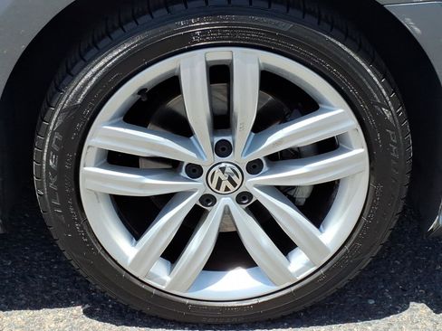 Used 2018 Volkswagen Passat 2.0T SE FWD image 9