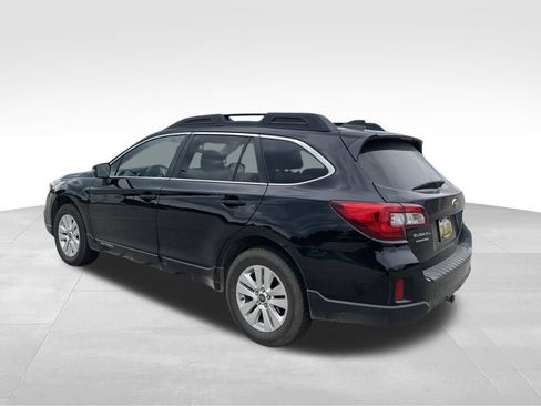 Used 2017 Subaru Outback 2.5i Premium AWD/4WD image 6