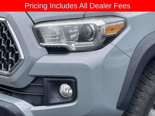 Used 2019 Toyota Tacoma TRD Off-Road w/ Technology Package AWD/4WD image 2