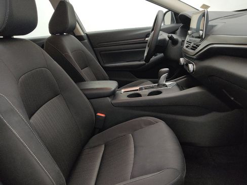 Used 2025 Nissan Altima 2.5 SV FWD image 21