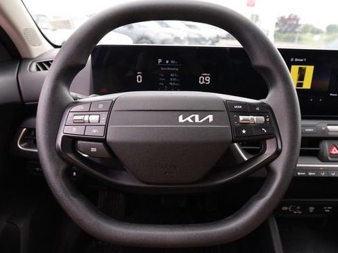Used 2025 Kia K4 FWD image 10