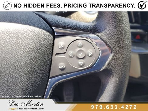 Used 2023 Chevrolet Traverse LS FWD image 23