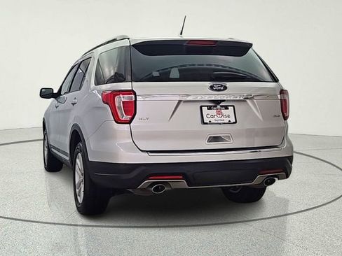 Used 2018 Ford Explorer XLT w/ Equipment Group 202A AWD/4WD image 5