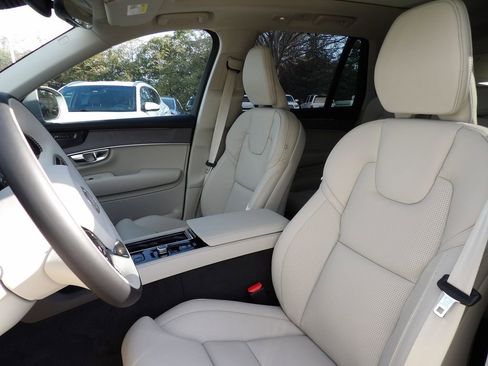 New 2026 Volvo XC90 T8 Ultra w/ Protection Package Premier AWD/4WD image 12