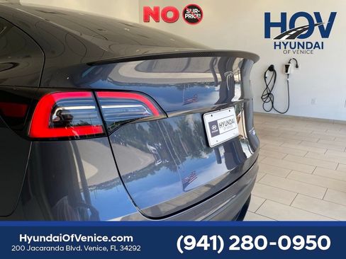 Used 2022 Tesla Model Y Performance AWD/4WD image 15