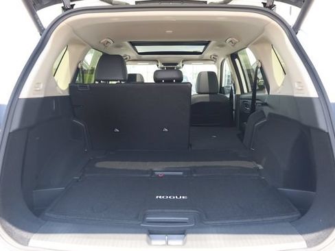 Certified 2025 Nissan Rogue SL w/ Tech Package AWD/4WD image 26