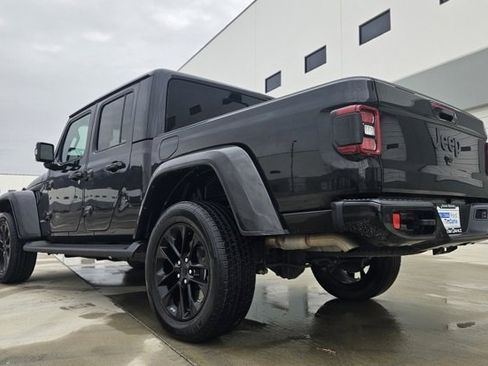 Used 2022 Jeep Gladiator Overland image 3
