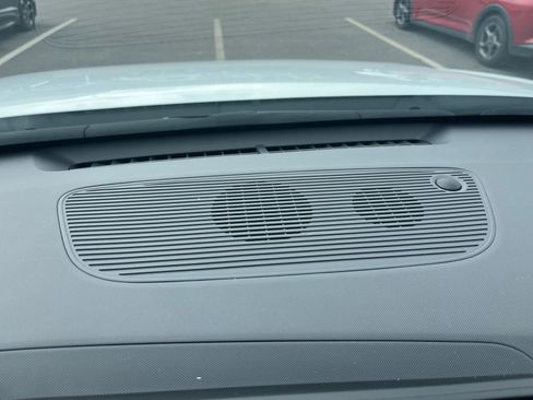 Used 2025 Hyundai Kona SEL image 17