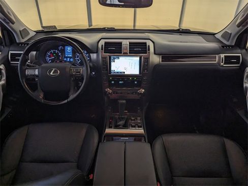 Used 2017 Lexus GX 460 Luxury image 9