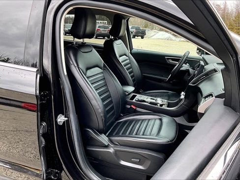 Used 2023 Ford Edge SEL image 8